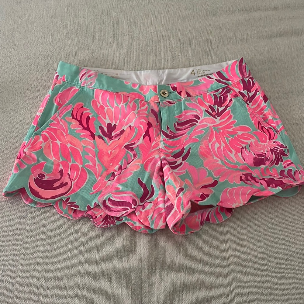 Lilly Pulitzer, scalloped shorts, like new
